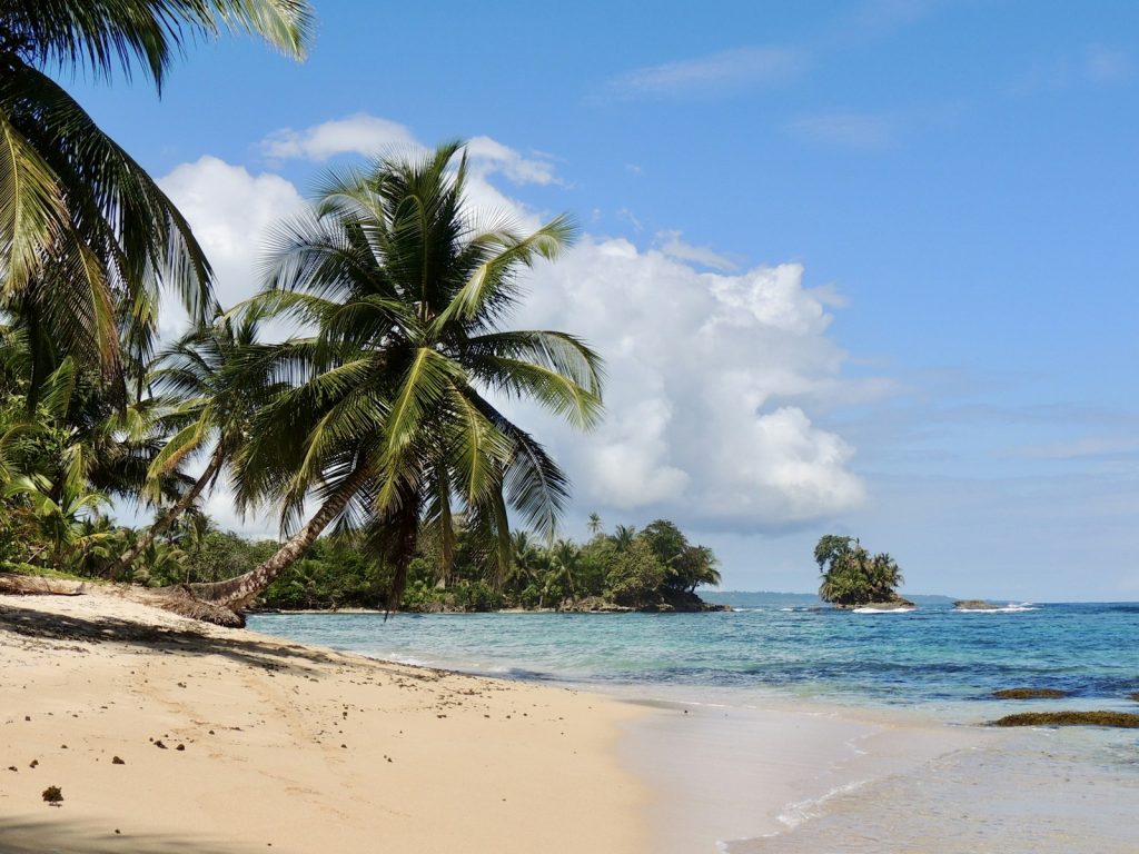Playa Caracol - Playa de Panamá soleada